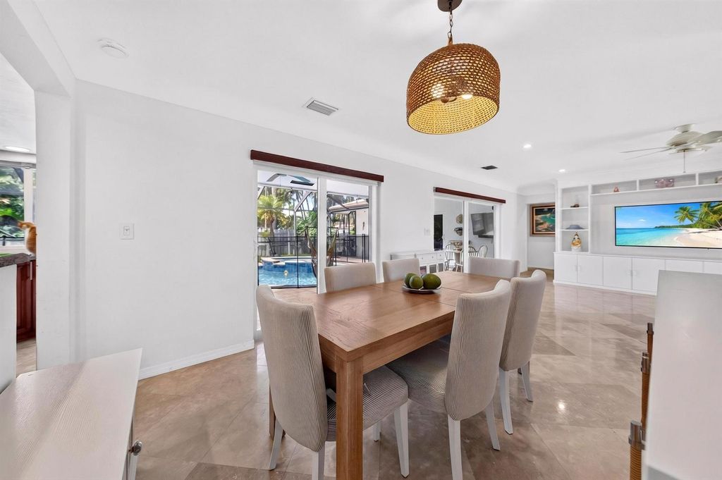 Image 13 of property listing at 3011 NE 47th Street, Fort Lauderdale, FL 33308