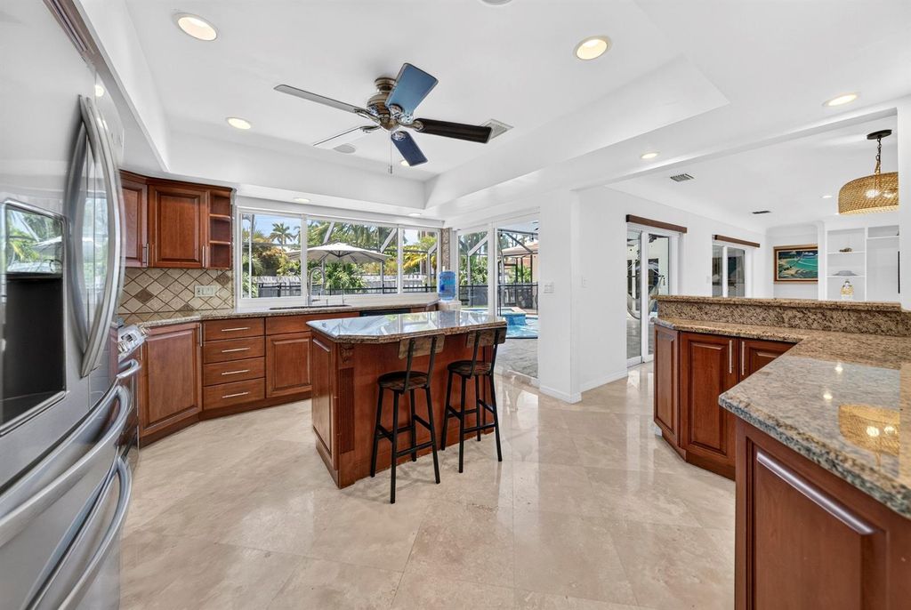 Image 14 of property listing at 3011 NE 47th Street, Fort Lauderdale, FL 33308