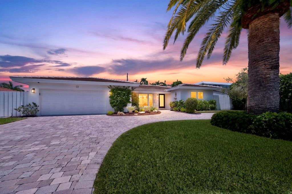Image 2 of property listing at 3011 NE 47th Street, Fort Lauderdale, FL 33308
