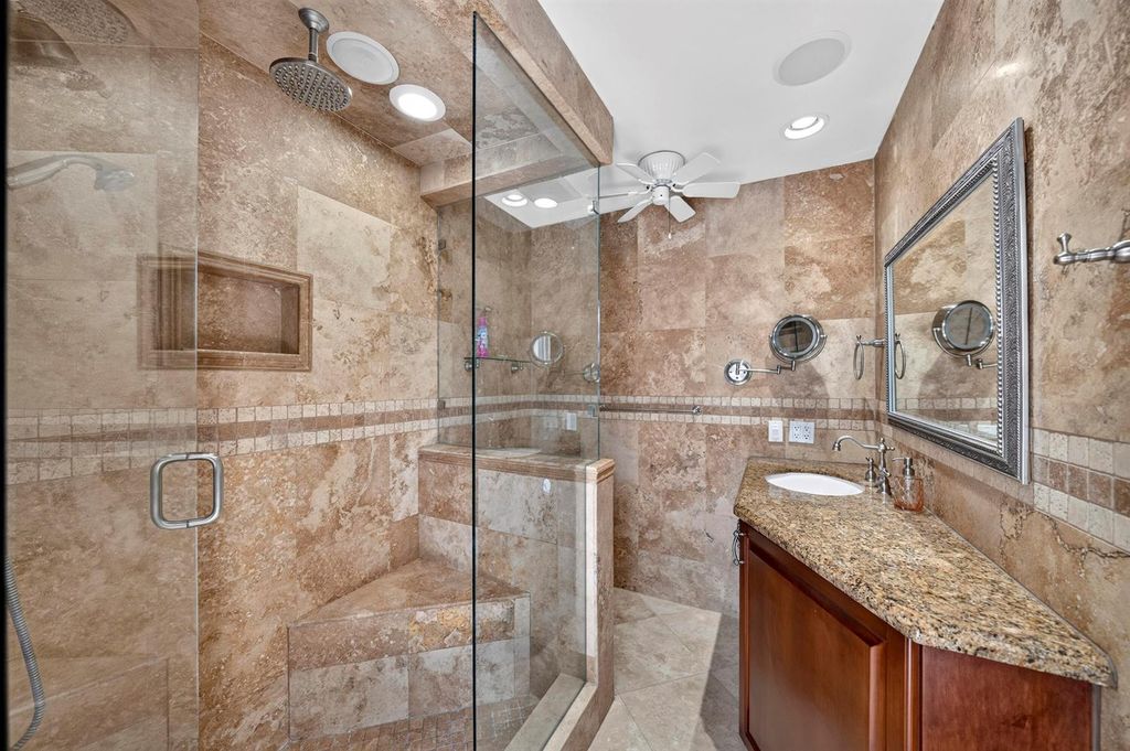 Image 22 of property listing at 3011 NE 47th Street, Fort Lauderdale, FL 33308