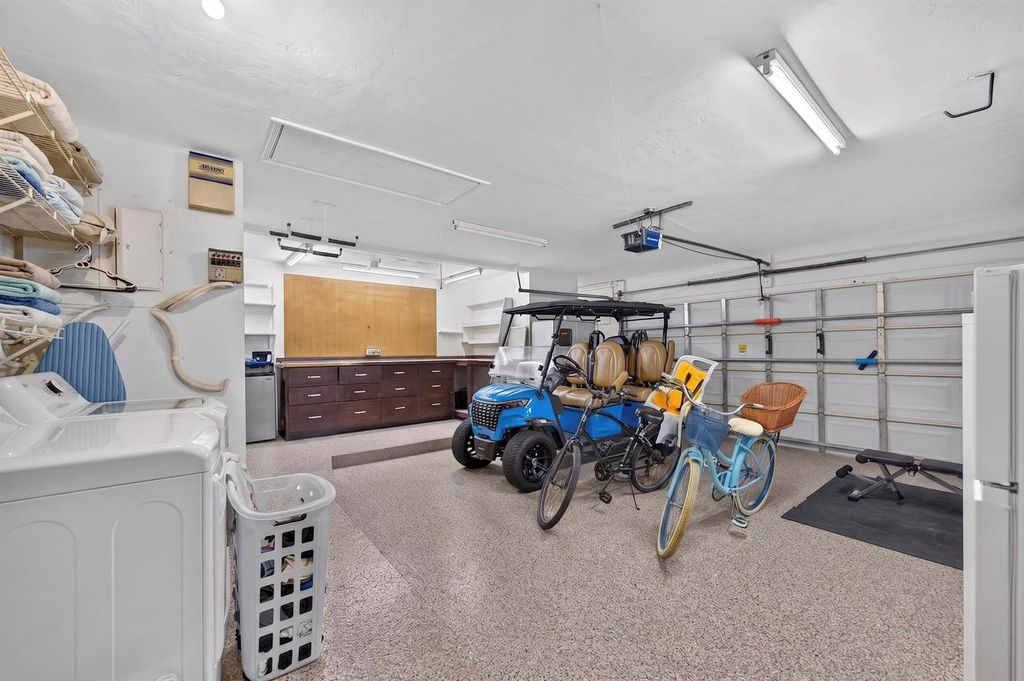 Image 30 of property listing at 3011 NE 47th Street, Fort Lauderdale, FL 33308