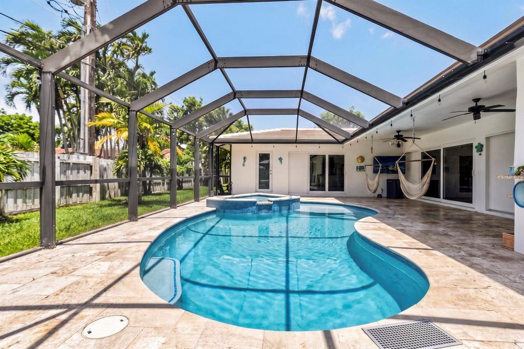 Image 31 of property listing at 3011 NE 47th Street, Fort Lauderdale, FL 33308