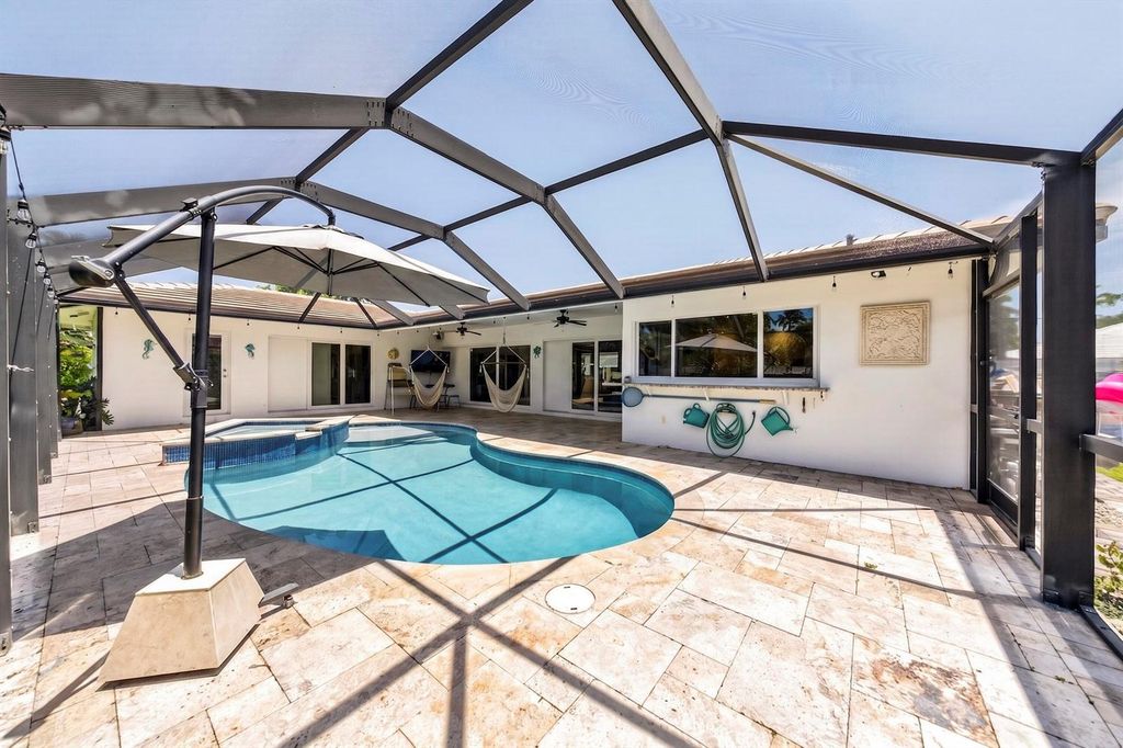 Image 33 of property listing at 3011 NE 47th Street, Fort Lauderdale, FL 33308