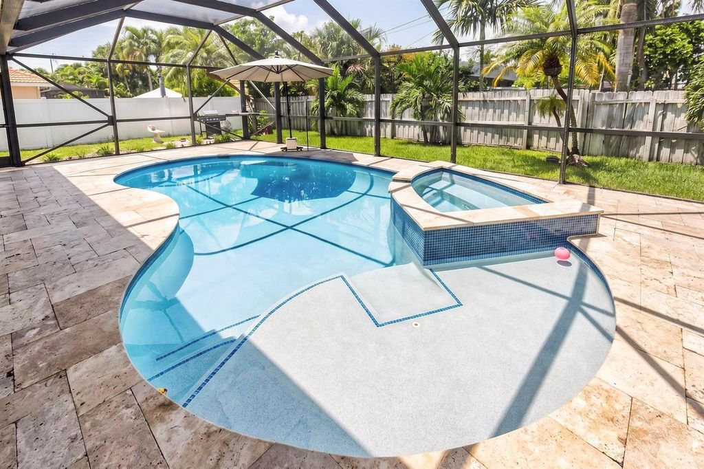 Image 36 of property listing at 3011 NE 47th Street, Fort Lauderdale, FL 33308
