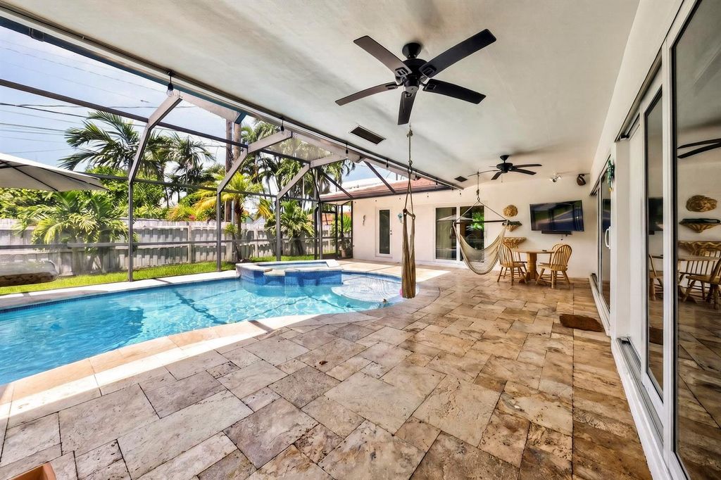 Image 37 of property listing at 3011 NE 47th Street, Fort Lauderdale, FL 33308