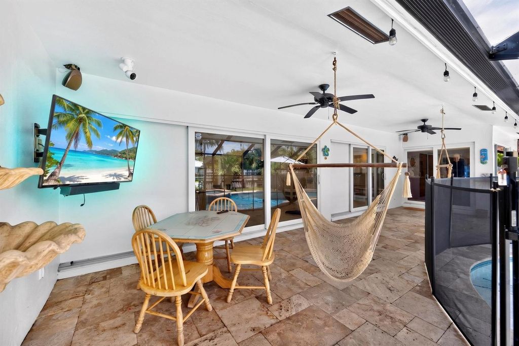 Image 39 of property listing at 3011 NE 47th Street, Fort Lauderdale, FL 33308