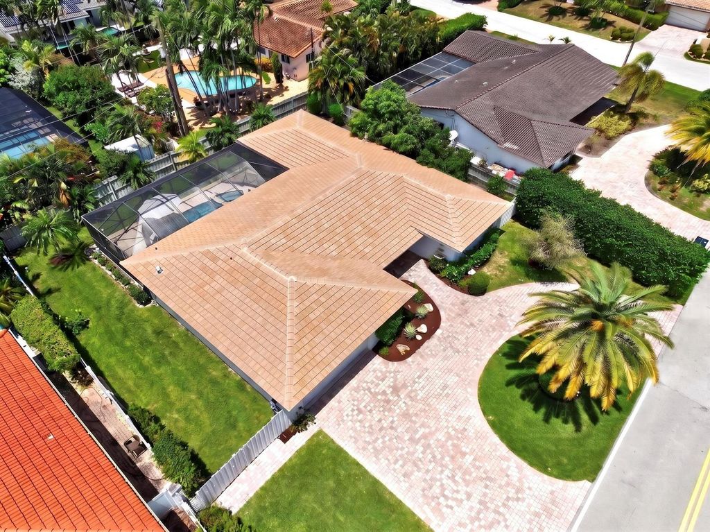 Image 42 of property listing at 3011 NE 47th Street, Fort Lauderdale, FL 33308