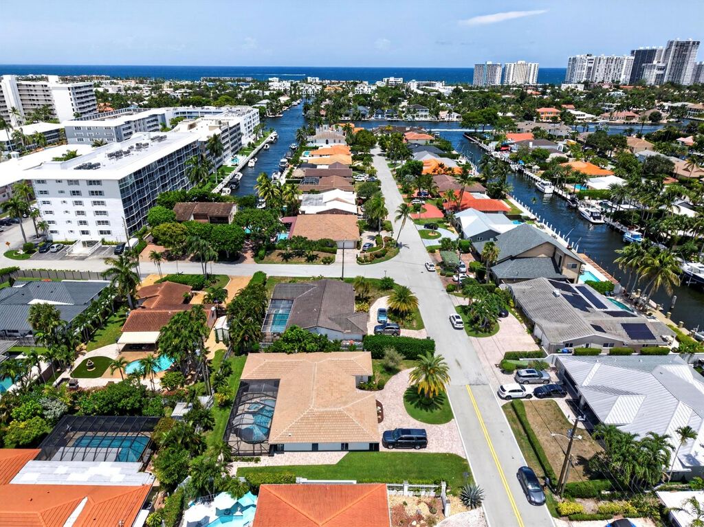 Image 44 of property listing at 3011 NE 47th Street, Fort Lauderdale, FL 33308
