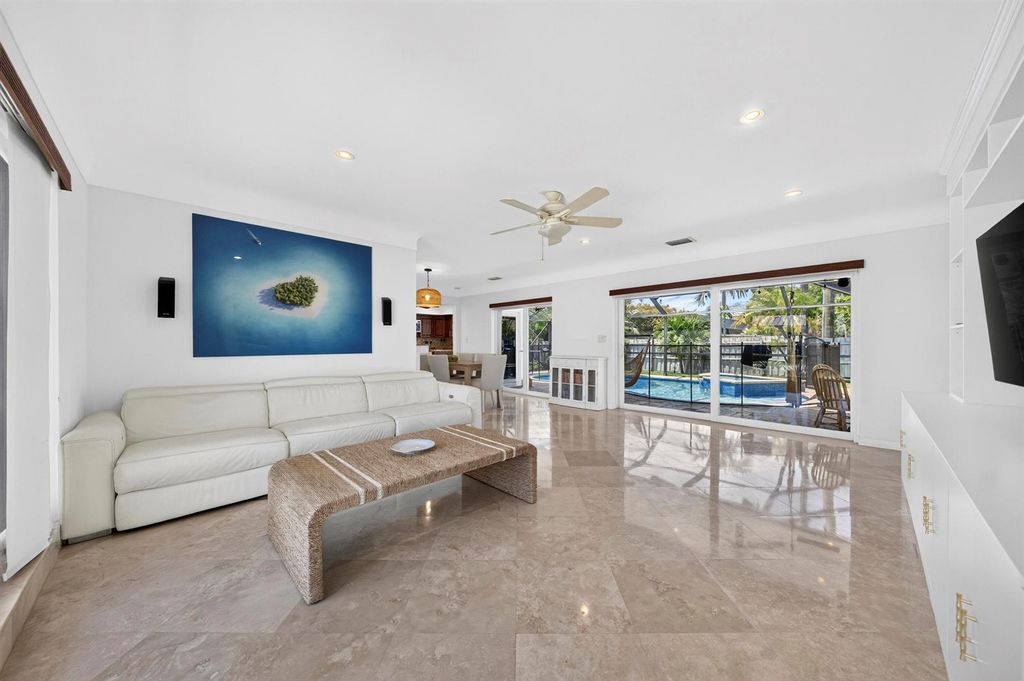 Image 6 of property listing at 3011 NE 47th Street, Fort Lauderdale, FL 33308