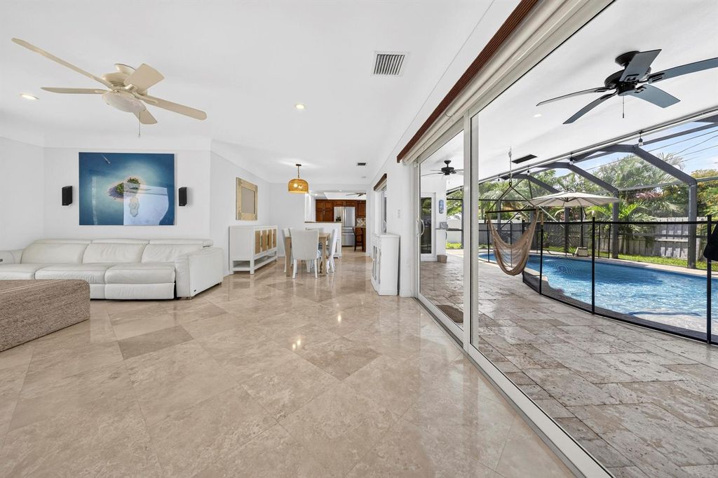 Image 9 of property listing at 3011 NE 47th Street, Fort Lauderdale, FL 33308