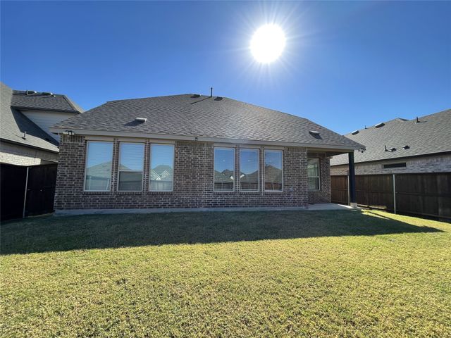 2303 Lannister Street, Mansfield, TX 76063