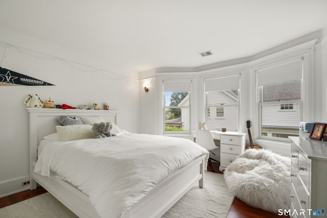 2 Wahneta Road, Greenwich, CT 06870