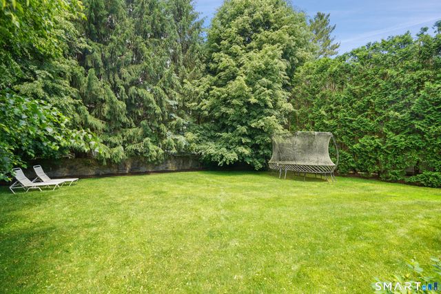2 Wahneta Road, Greenwich, CT 06870