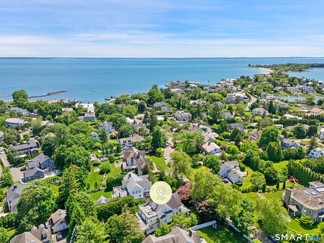 2 Wahneta Road, Greenwich, CT 06870