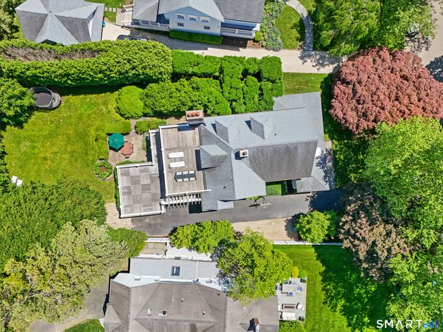 2 Wahneta Road, Greenwich, CT 06870