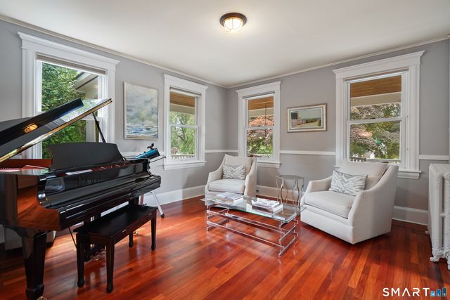 2 Wahneta Road, Greenwich, CT 06870