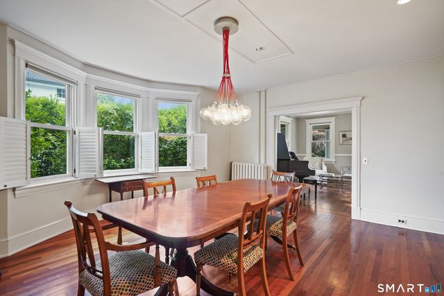 2 Wahneta Road, Greenwich, CT 06870