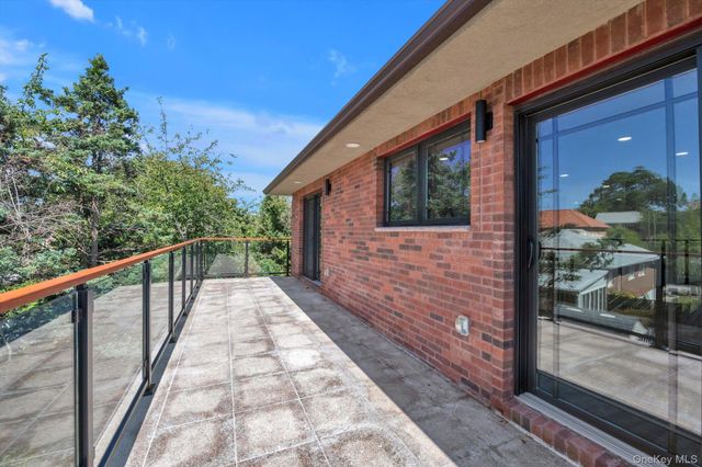 16515 Cross Island Parkway, Whitestone, NY 11357