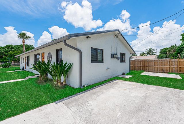 2013 Wilkins Avenue, West Palm Beach, FL 33401