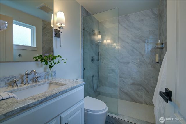 27115 212th Place SE, Maple Valley, WA 98038