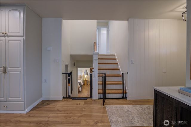 27115 212th Place SE, Maple Valley, WA 98038