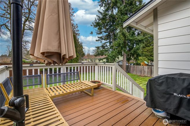 27115 212th Place SE, Maple Valley, WA 98038