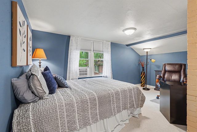 101 Elston Avenue, Waterloo, IA 50701