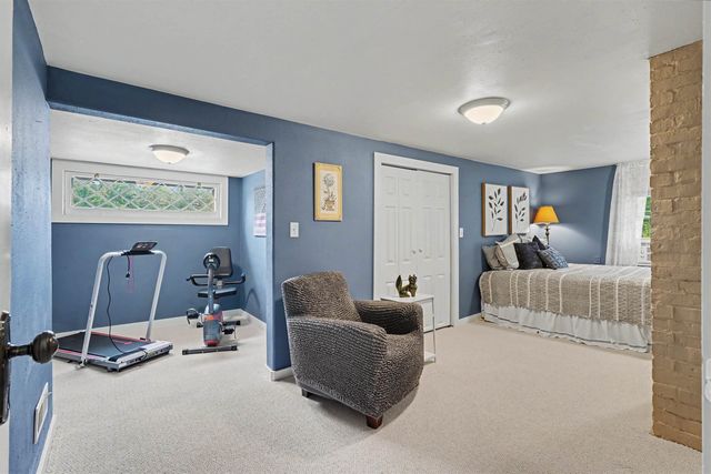101 Elston Avenue, Waterloo, IA 50701