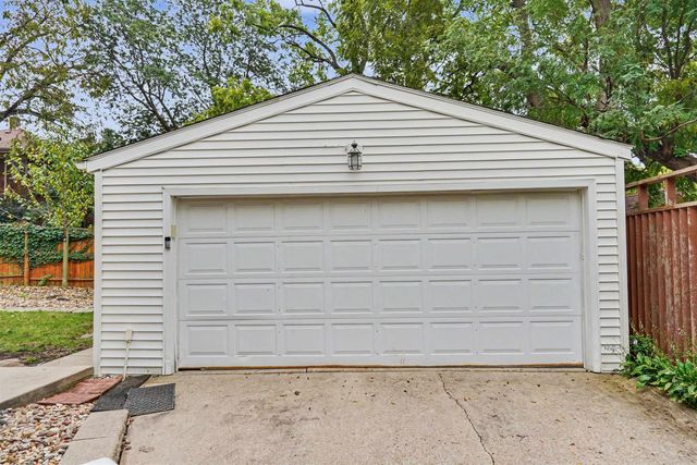 101 Elston Avenue, Waterloo, IA 50701