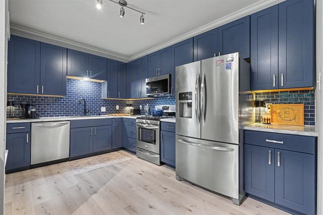 101 Elston Avenue, Waterloo, IA 50701