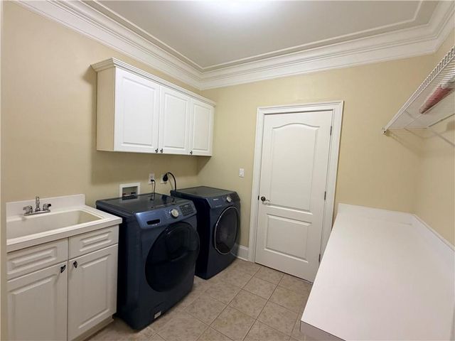 2201 Hunters Green Drive, Lawrenceville, GA 30043