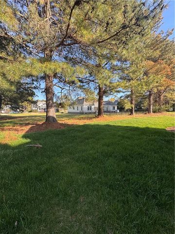 8 Seay CT, Cape Charles, VA 23310