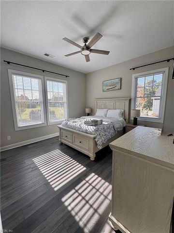 8 Seay CT, Cape Charles, VA 23310