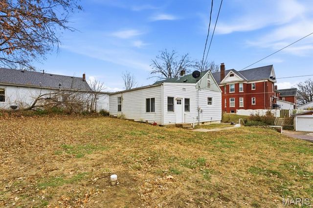 317 E Garfield Street, Belleville, IL 62220