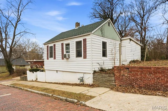 317 E Garfield Street, Belleville, IL 62220