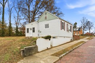 317 E Garfield Street, Belleville, IL 62220