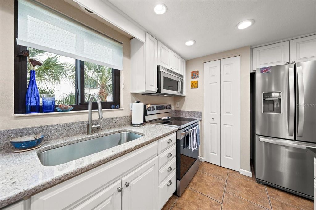 Image 11 of property listing at 1206 GULF BOULEVARD A6, Indian Rocks Beach, FL 33785