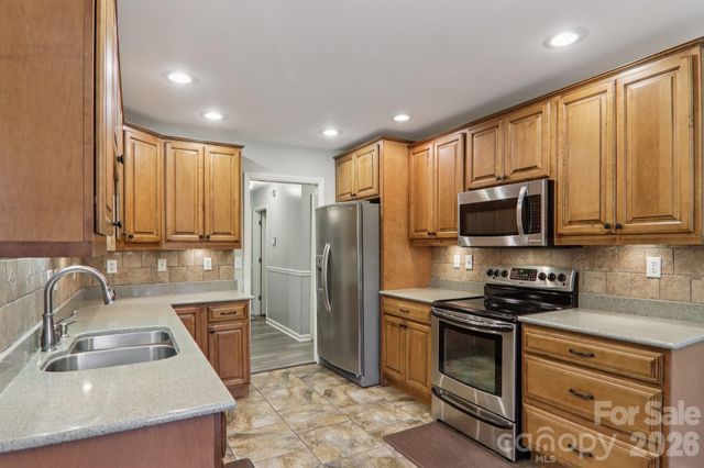 741 Zelda Court, Hendersonville, NC 28792