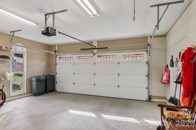 741 Zelda Court, Hendersonville, NC 28792