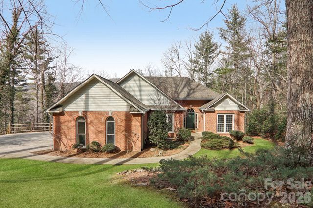 741 Zelda Court, Hendersonville, NC 28792