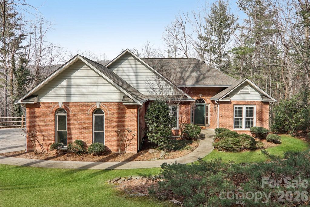 741 Zelda Court, Hendersonville, NC 28792