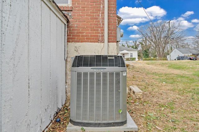 2810 Courtland RD, Roanoke, VA 24012