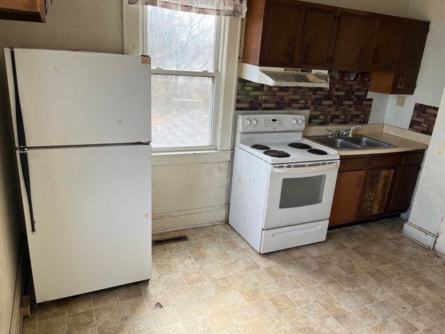 2810 Courtland RD, Roanoke, VA 24012