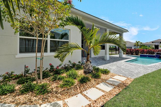10005 Driftwood Way, Palm Beach Gardens, FL 33412