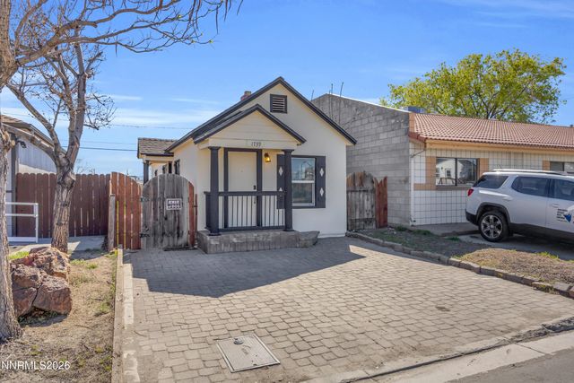 1739 Hymer Avenue, Sparks, NV 89431