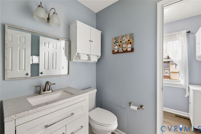 4028 Falconway Ln, North Chesterfield, VA 23237