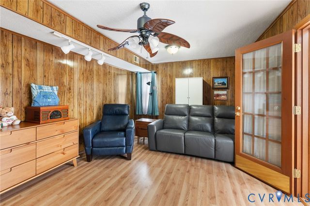 4028 Falconway Ln, North Chesterfield, VA 23237