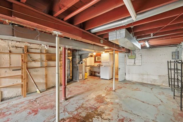 4628 W Waveland Avenue, Chicago, IL 60641