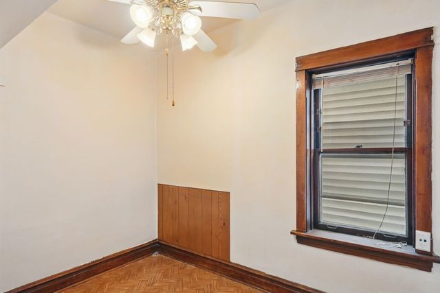 4628 W Waveland Avenue, Chicago, IL 60641