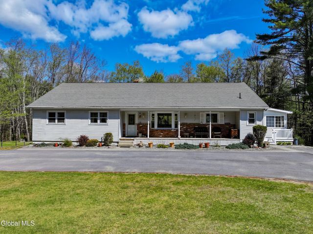 16 Paradise Drive, Lake Luzerne, NY 12846